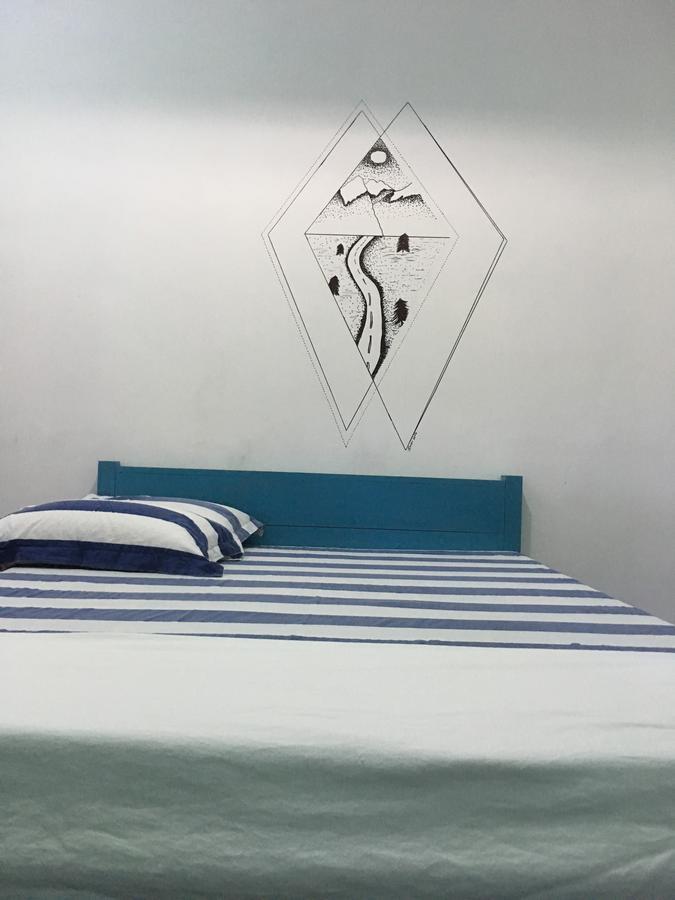 C- World Hotel Trincomalee Exteriör bild
